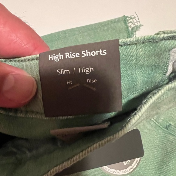 Women's Tractr Slim Fit High Rise Shorts Size
10/30 Quality Deep Grass Green (E5 - Picture 7 of 8